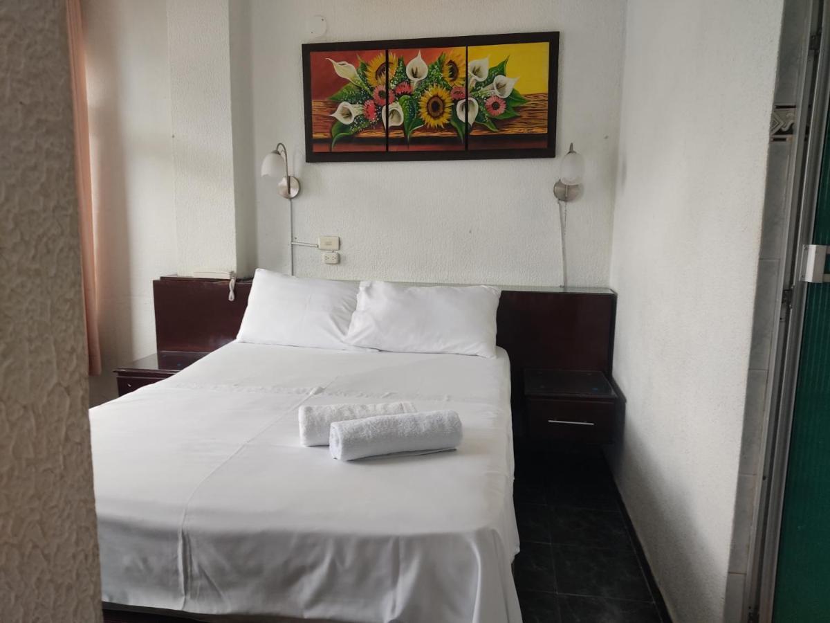 Hotel Villa Del Rosario Nuevo Мелгар Екстериор снимка